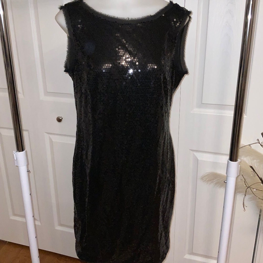 CYNTHIA ROWLEY SIZE 12 BLACK SEQUINED DRAPE BACK SLEEVELESS DRESS